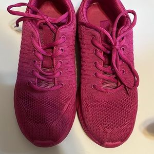 Pink Women’s Sneakers
Comfy size 8
NEW